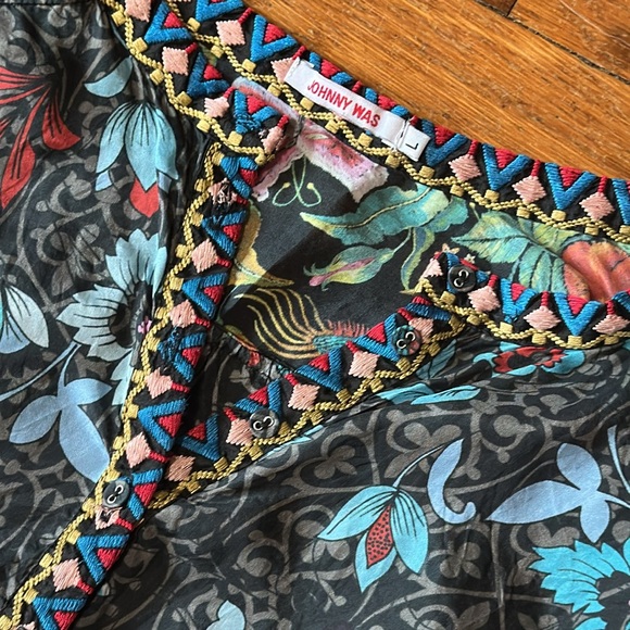 Johnny Was Black 100% Silk Tunic, Partial Button Front, Sz Large - Picture 2 of 8